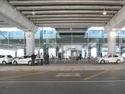 taxi-stop-outside-arrival-area-alicante-airport Alicante airport taxi